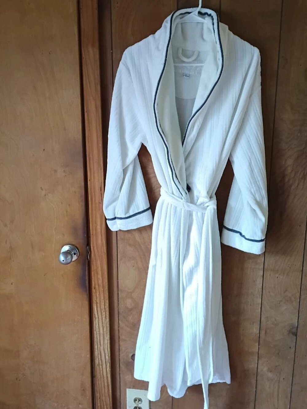 Liz Claiborne White Plush Belted Bath Robe Women's Size L Spa Lounge Robe
